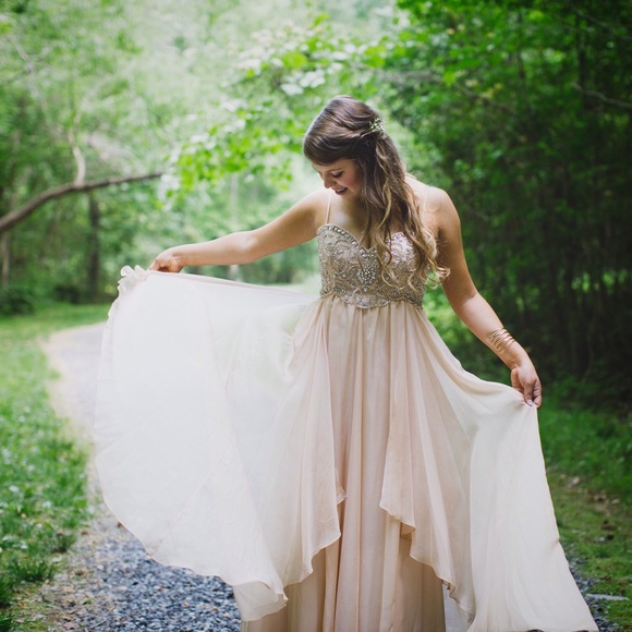 Meet your Posher, Sarah - Picture 2 of 4